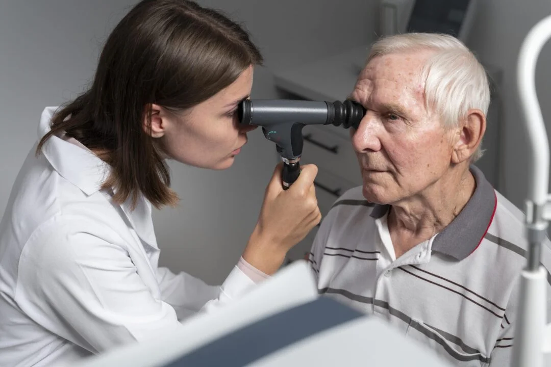 Cirurgia Retina e Vítreo IOMC 1 exame de retina e vítreo